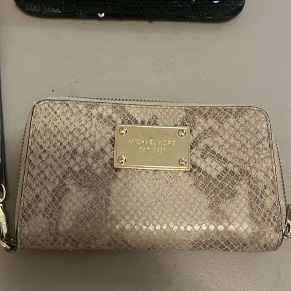 Michael Kors clutch - Picture 4 of 5